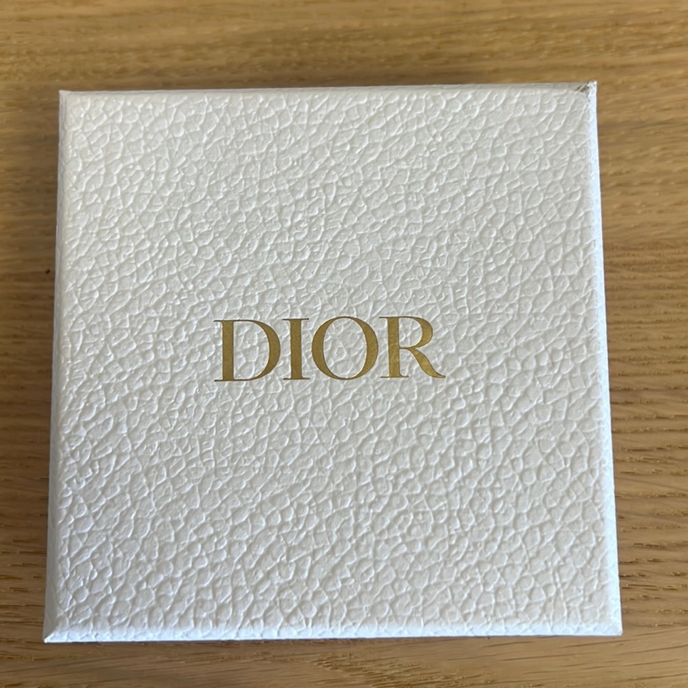Dior box